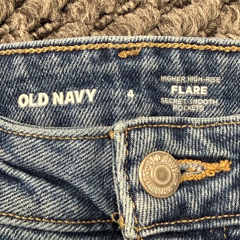 Old Navy Flare Jeans Women’s 4 Higher High Rise Stretch Denim Casual Classic - Picture 4 of 6